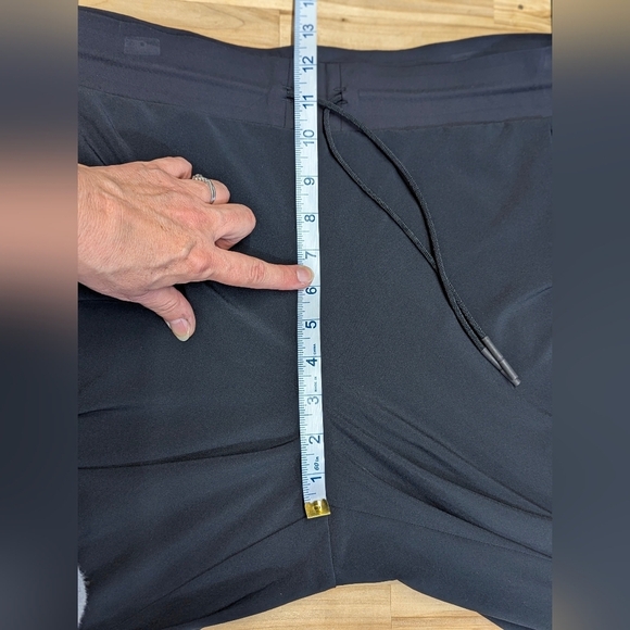 Athleta Black Go Far Travel Pants Tapered Elastic Waistband Drawstring 16 Plus - Picture 11 of 13